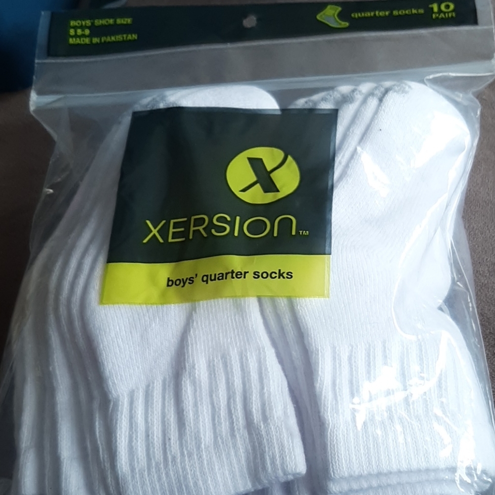 Xersion White Quarter Socks Size Small NWT